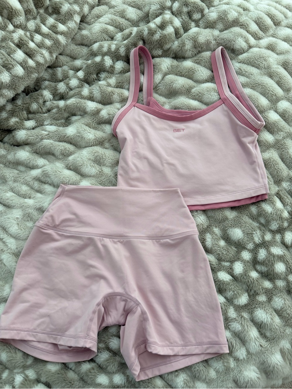 Set active bloom Pink double layer tank & High-Waist Biker Shorts